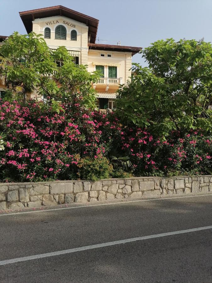 Salus, Maruna Apartmán