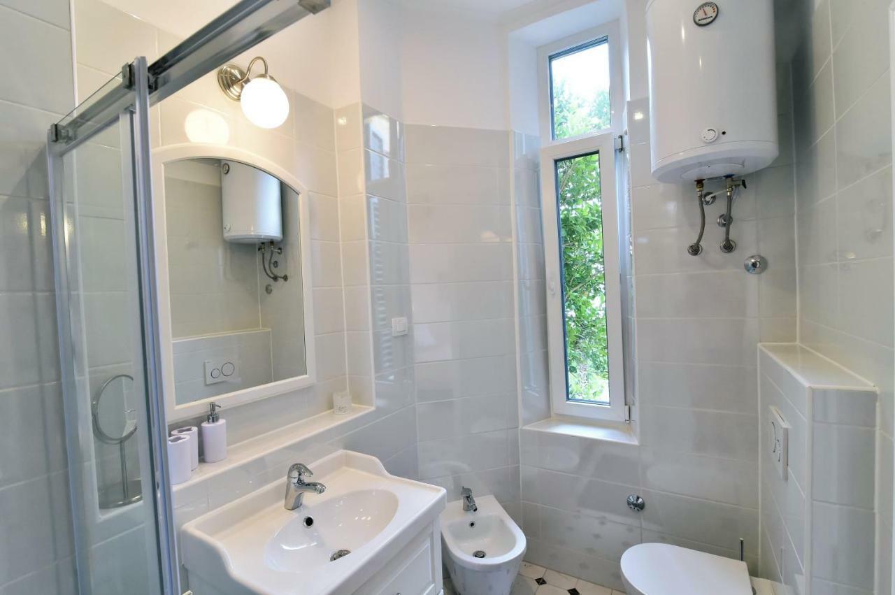 Apartment Salus, Maruna