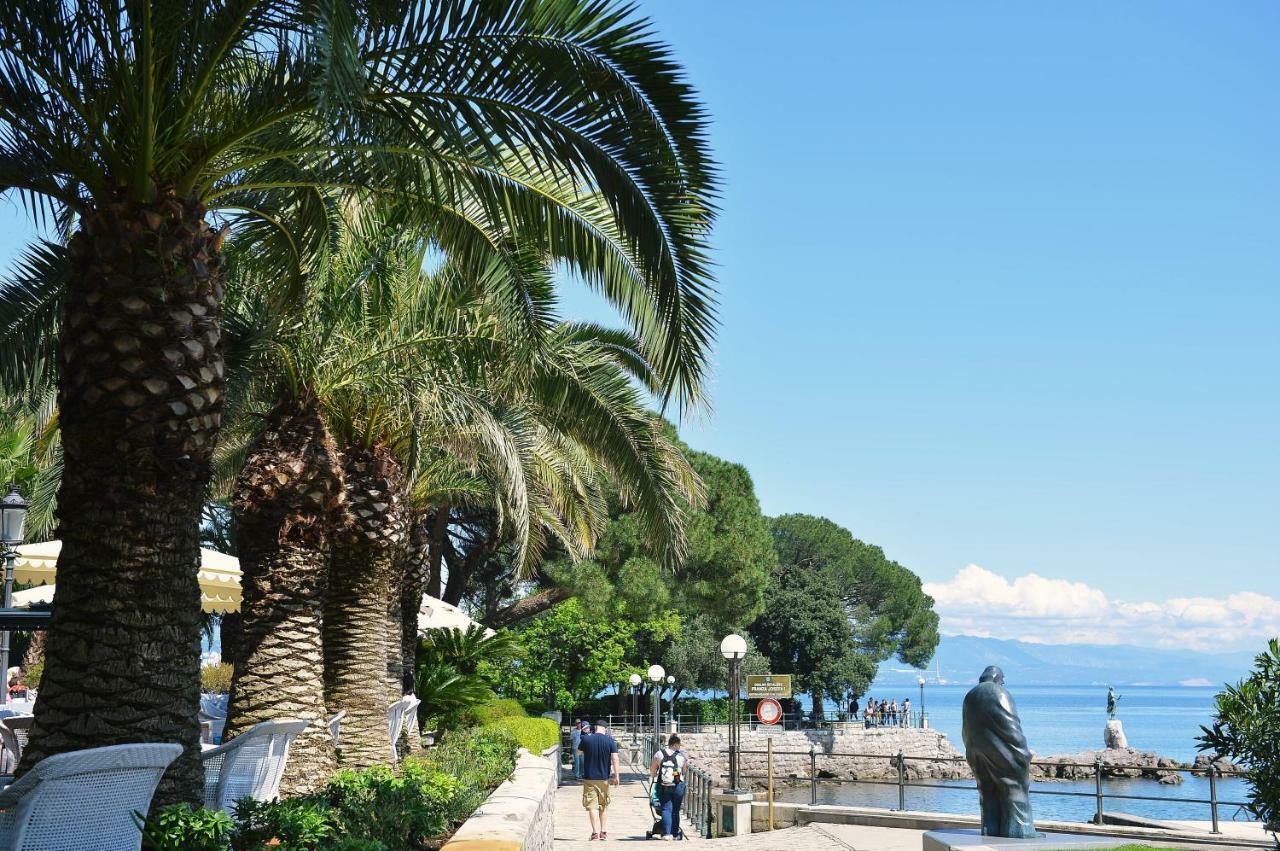 Salus, Maruna Opatija