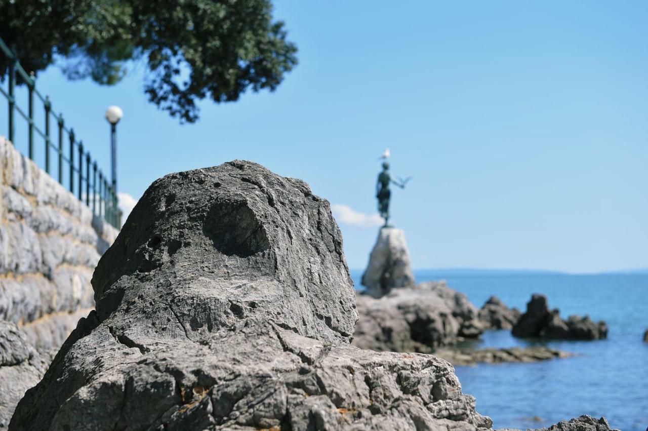 Salus, Maruna